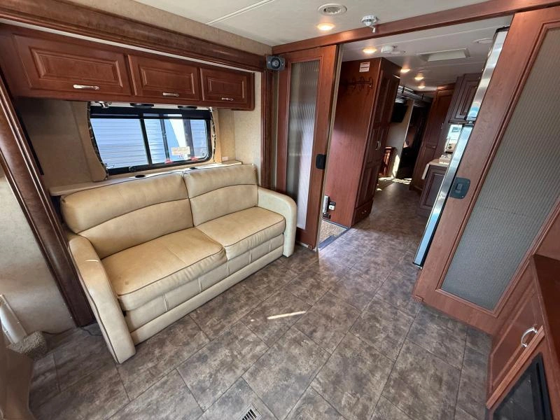 Thor Motor Coach Challenger 37kt 2015 alt