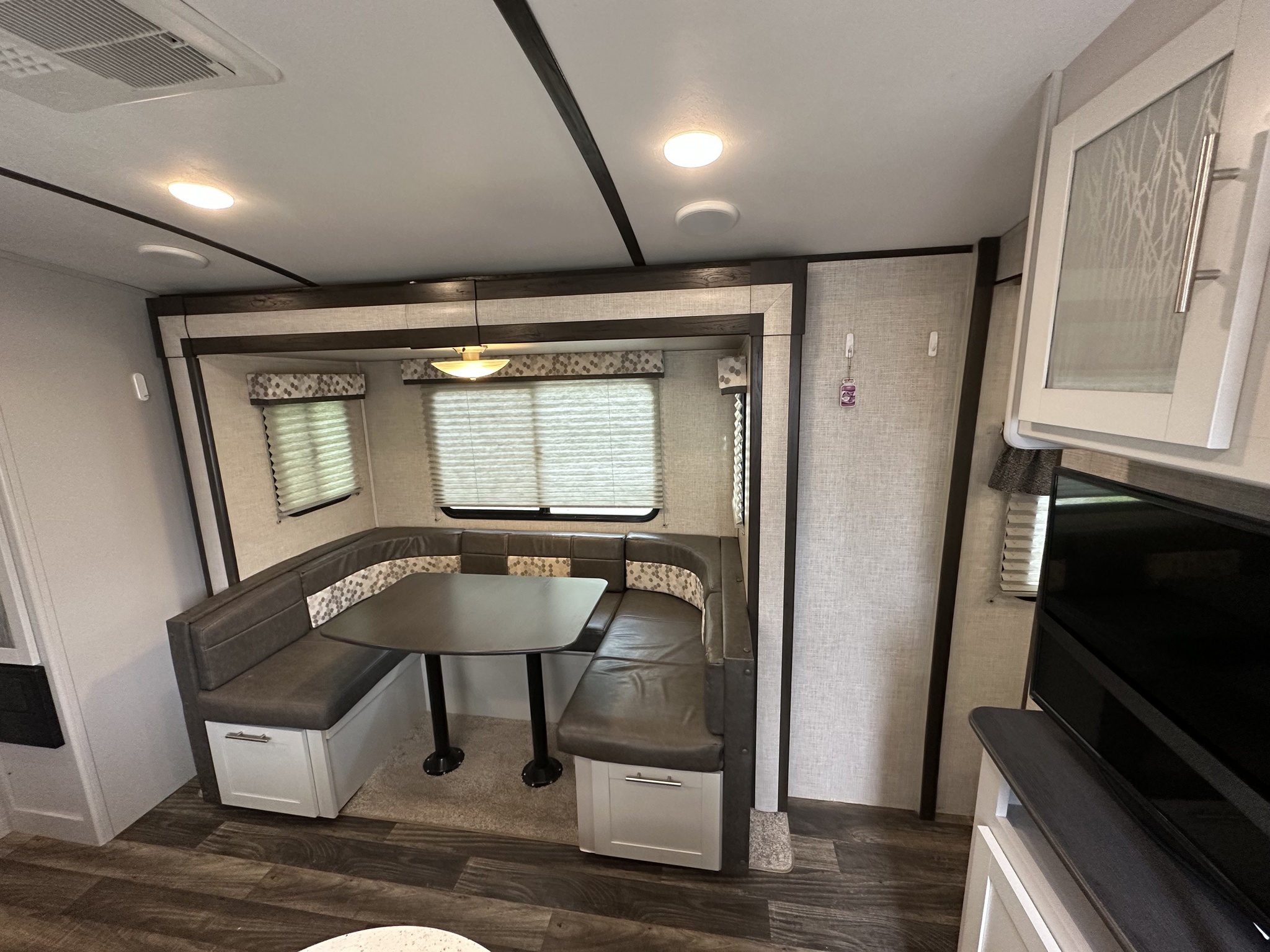 2019 Keystone RV Bullet 22RBP thumbnail 18