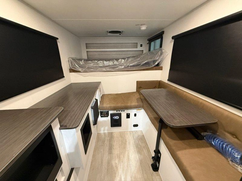 2026 Palomino Real Lite 580h alt