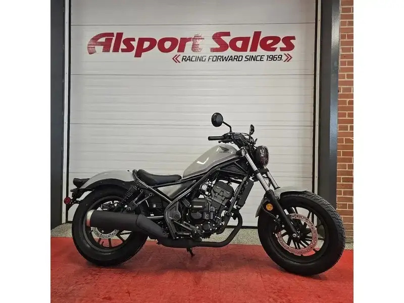2026 Honda REBEL 300 E-CLUTCH