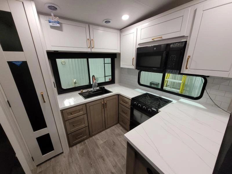 2026 Jayco Eagle 365ukts alt