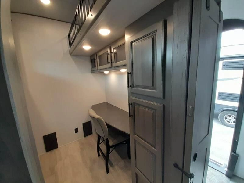 Keystone Rv Montana 3857br 2023 alt