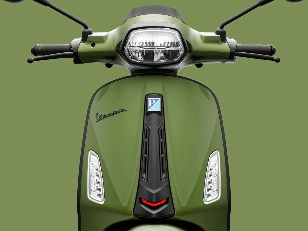 2027 Vespa Sprint 50 S alt