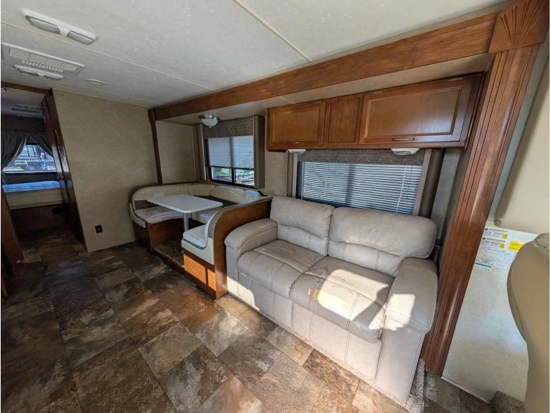 Coachmen Pursuit 31db 2014 alt