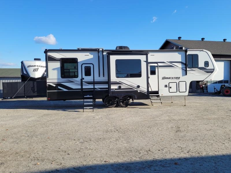 Grand Design Momentum 320g 2026 alt