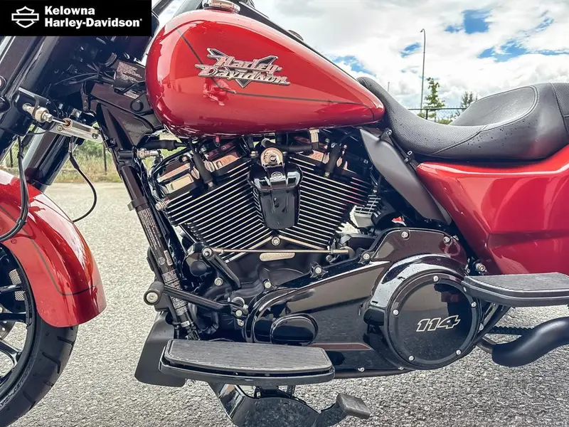 2025 Harley-Davidson FLRT - Freewheeler® thumbnail 24