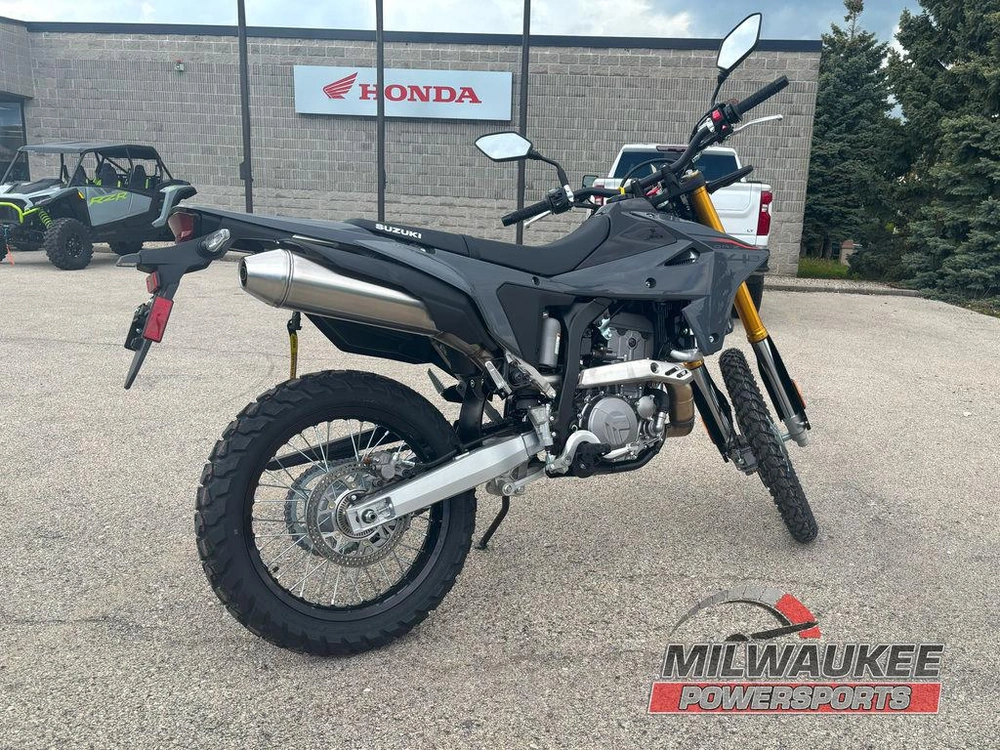 2025 Suzuki Dr-z4s alt