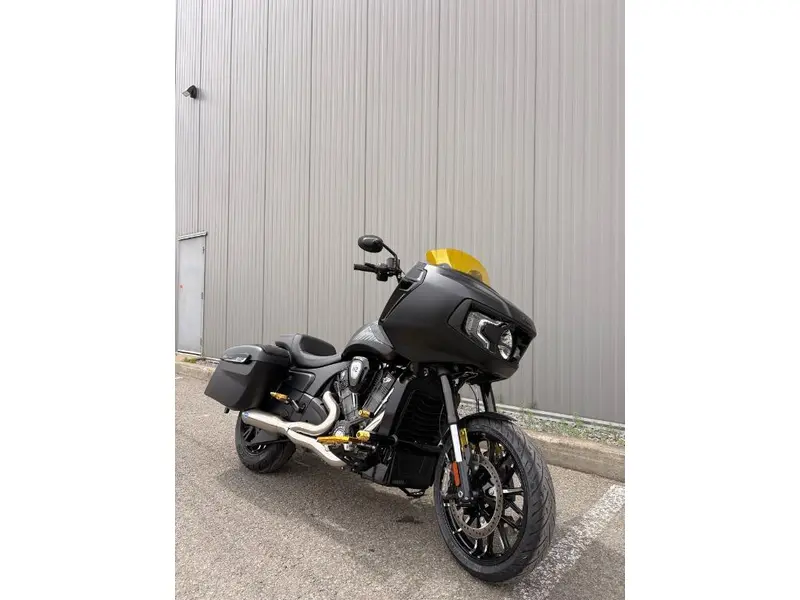 2026 Indian Motorcycle Challenger Dark Horse + 112 & Audio Package thumbnail 14