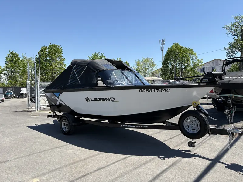 2017 Legend Boats X20**MOTEUR MERCURY 150 FORCES** **20 PIEDS TOUT ÉQUIPÉ!!** thumbnail 3