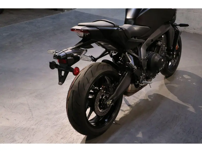 2025 Yamaha MT-09 (DEMO ENR.) thumbnail 11
