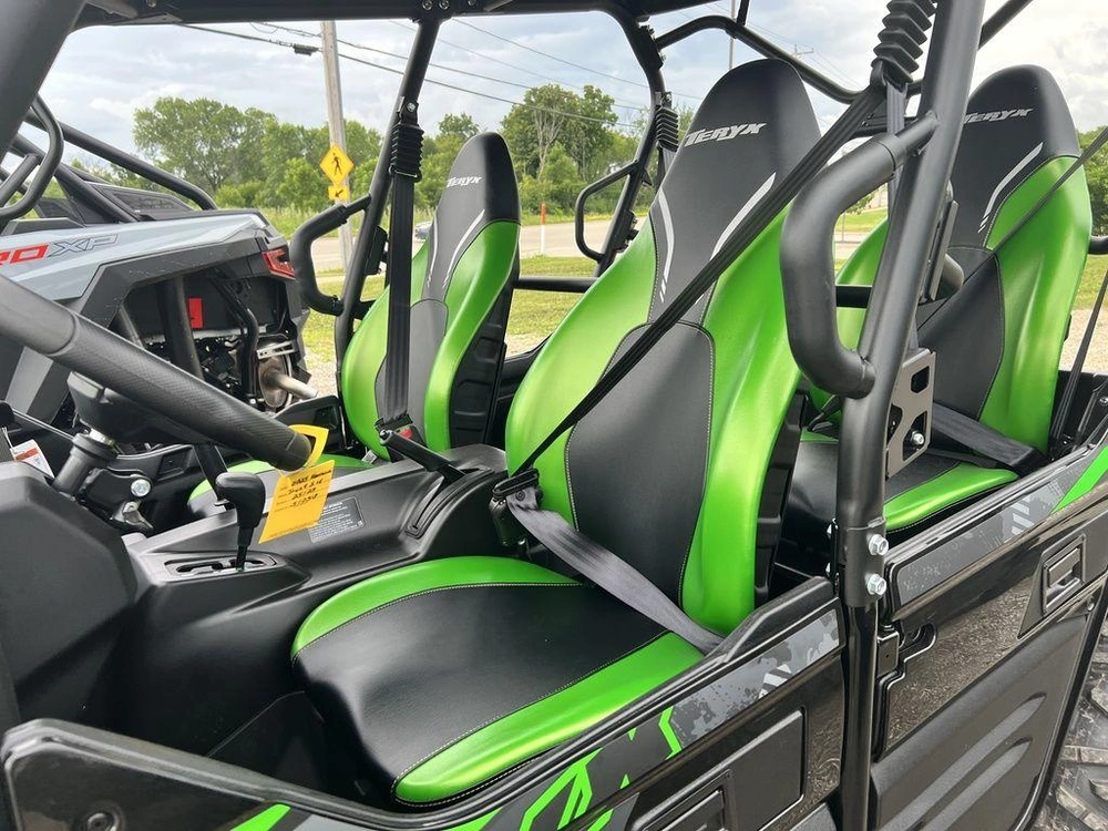 2025 Kawasaki Teryx4™ S Le alt