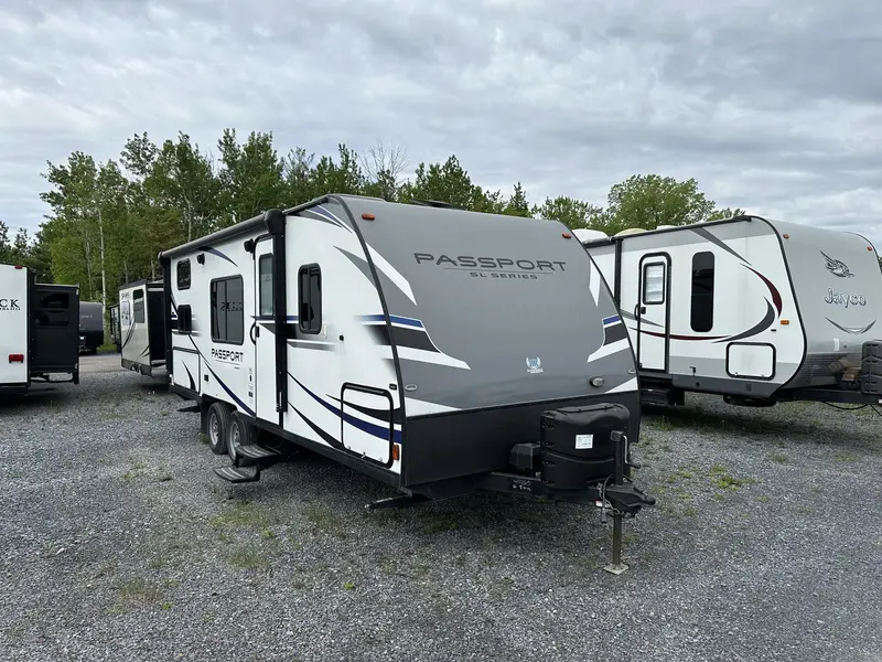 2020 Keystone RV Passport 239ML thumbnail 3