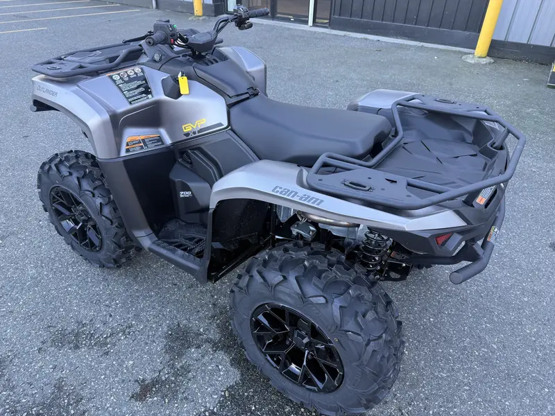 2026 Can-Am OUTLANDER XT 700 thumbnail 5