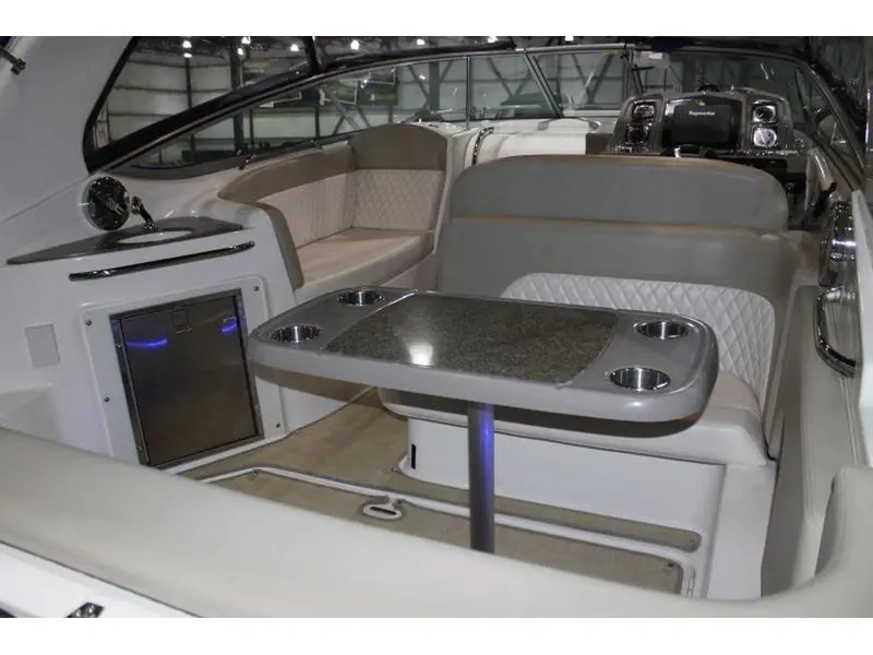 2016 Chaparral 290 Signature thumbnail 5