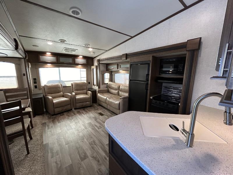 2019 Keystone RV Cougar thumbnail 11