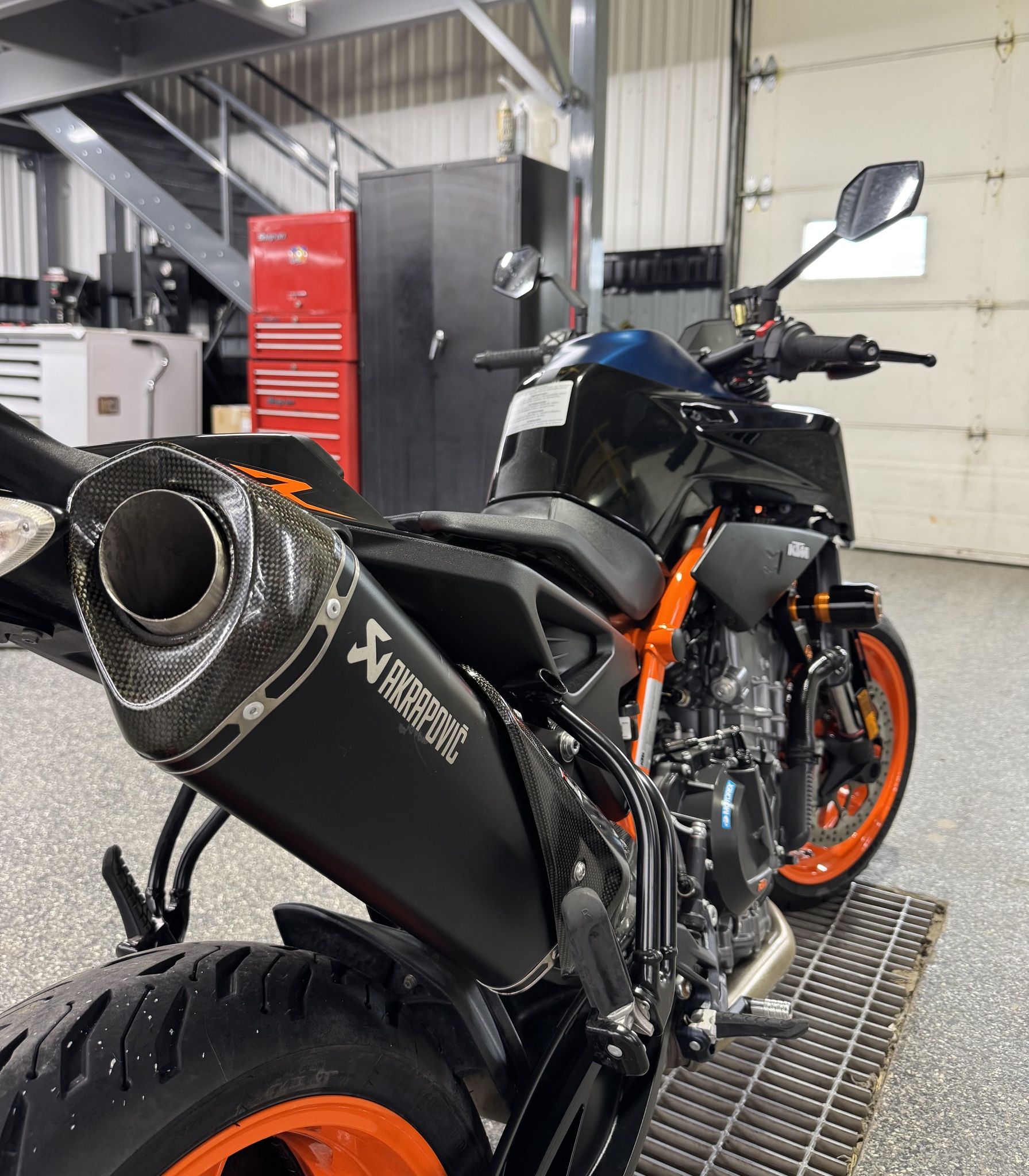 2022 KTM DUKE 890 R thumbnail 9