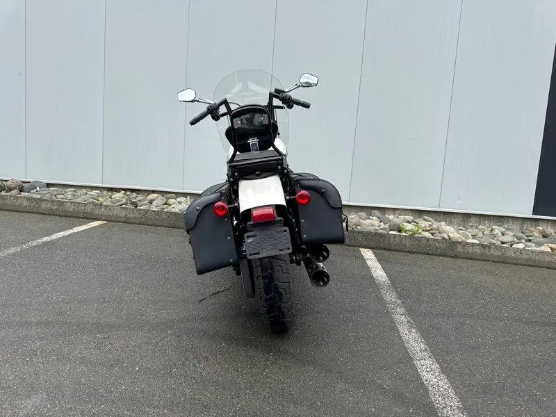 2018 Harley-Davidson FLSL - Softail Slim thumbnail 11