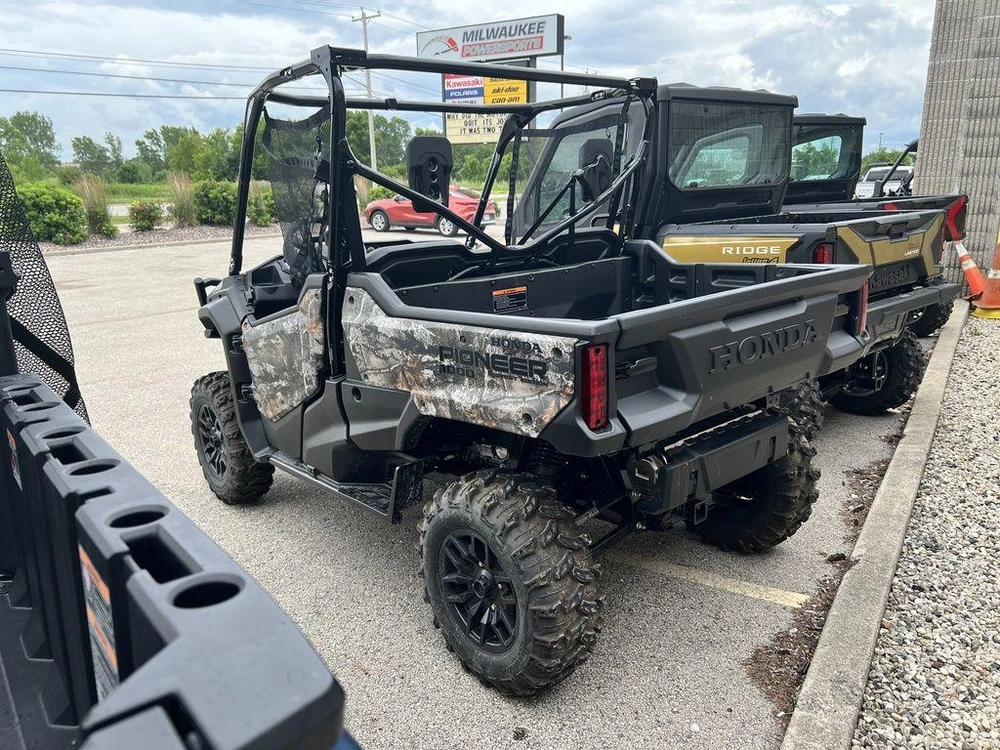 2025 Honda Pioneer 1000 Forest alt