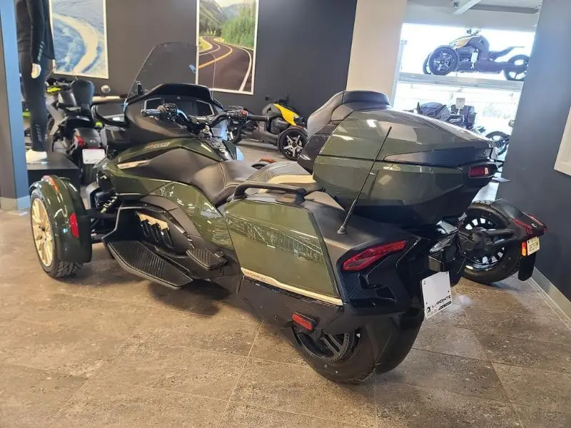 2023 Can-Am SPYDER RT SEA-TO-SKY VERT/PROS thumbnail 6