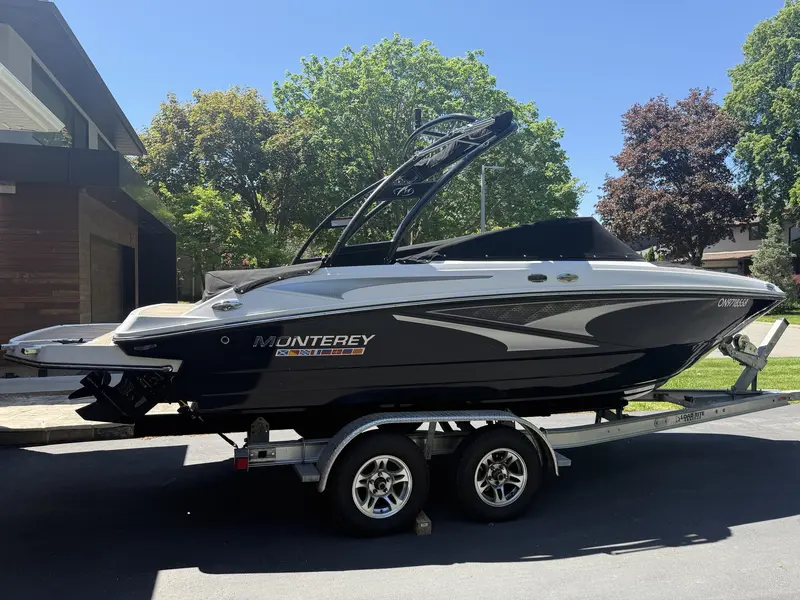 2025 Monterey Boats M20 SERIES thumbnail 2