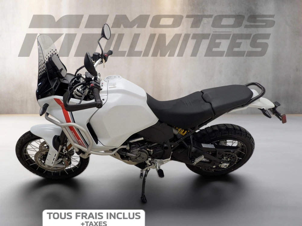 Ducati Desert X 2024 alt