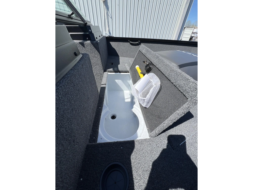 2026 Lund Boat Co 1650 Rebel Sport Se alt