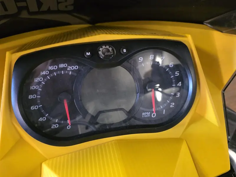 2012 Ski-Doo MXZ X 800 ETEC thumbnail 5