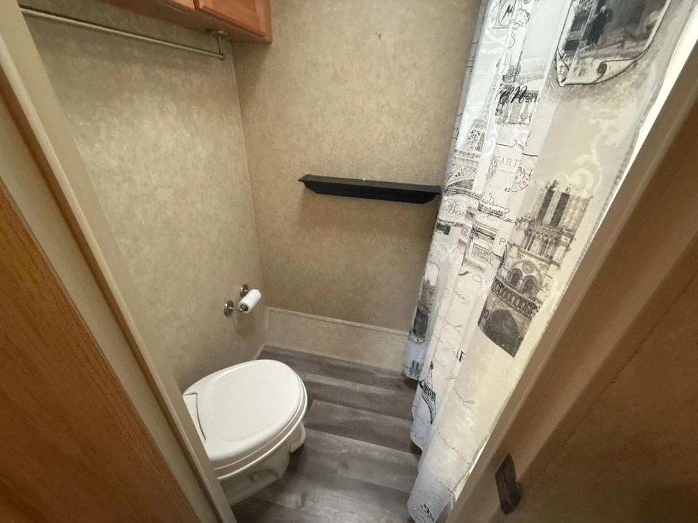 2006 Forest River Sandpiper 321bht alt