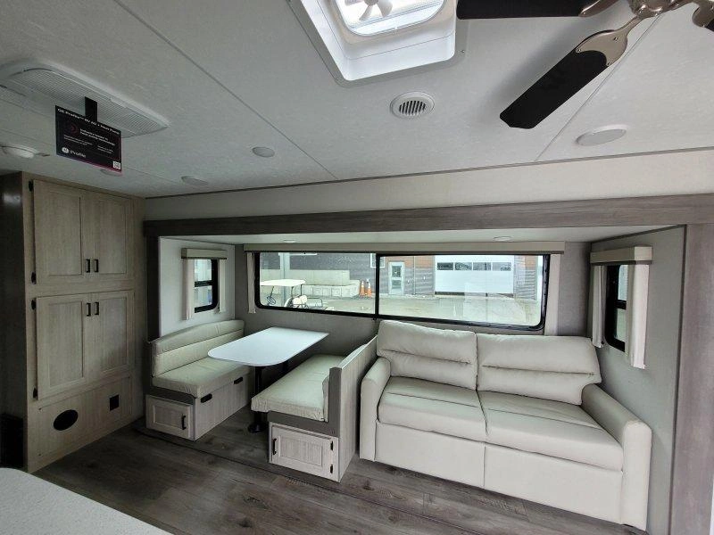 Coachmen Catalina 40bhts 2026 alt