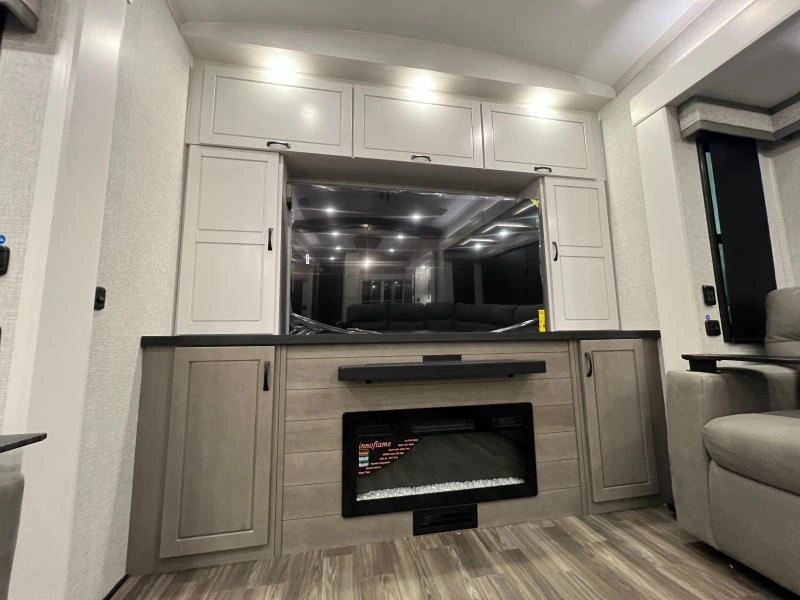 Jayco North Point 381ckre 2025 alt