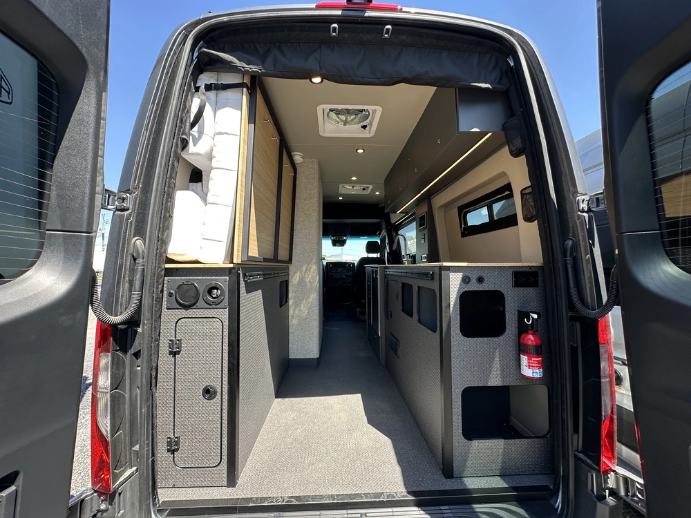 2027 Uwagen Série 4 Overland alt