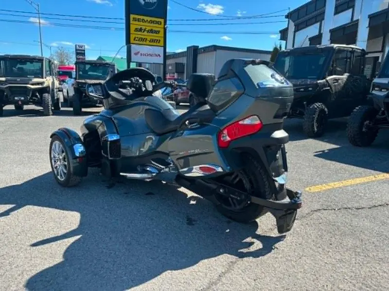 2017 Can-Am RT LIMITED USED thumbnail 3