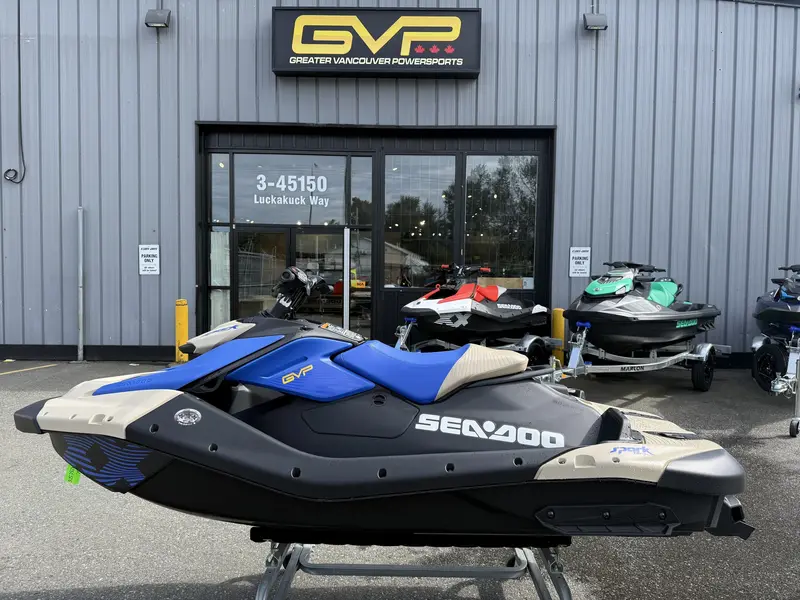 2025 Sea-Doo SPARK™ 1UP TRIXX-90 thumbnail 4