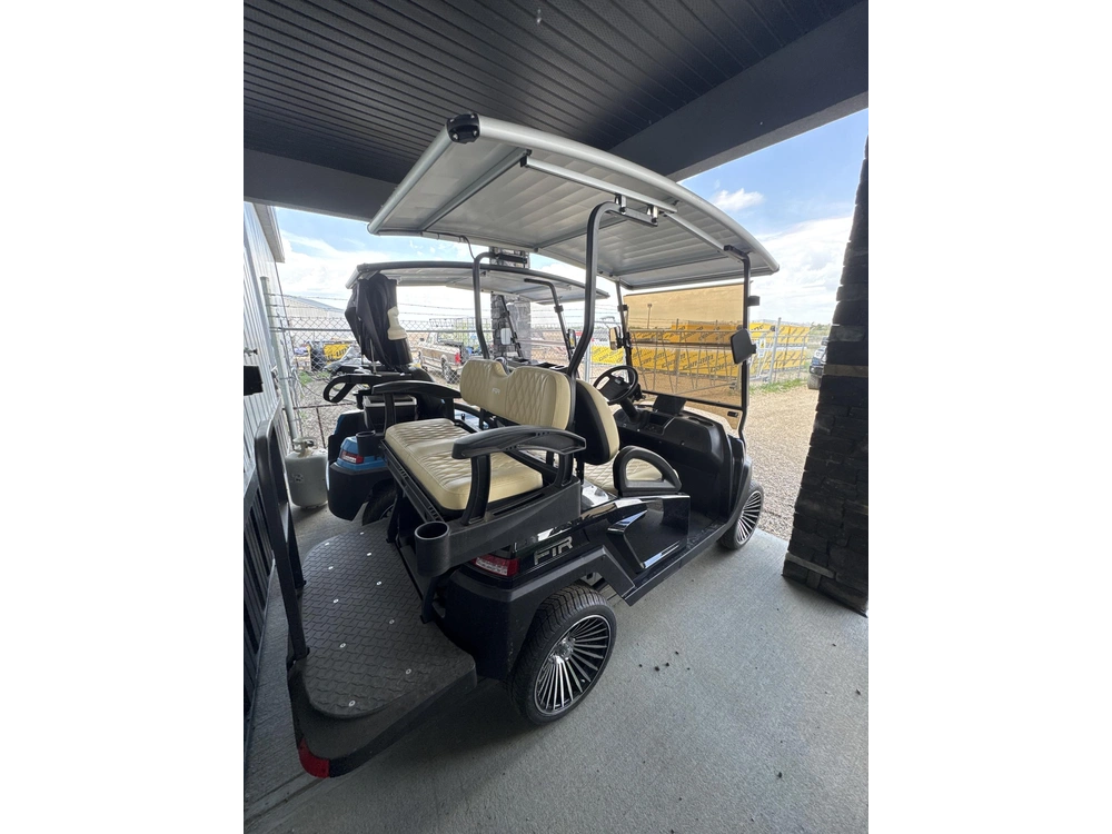 2026 Ftr Model 2+2 Lithium W/chrome Package Solar alt