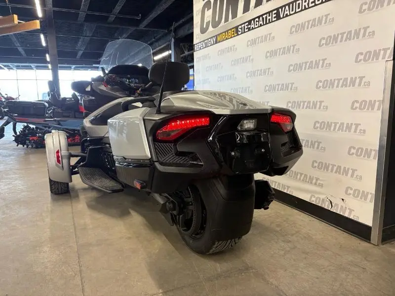 2023 Can-Am Spyder RT (SE6) thumbnail 4