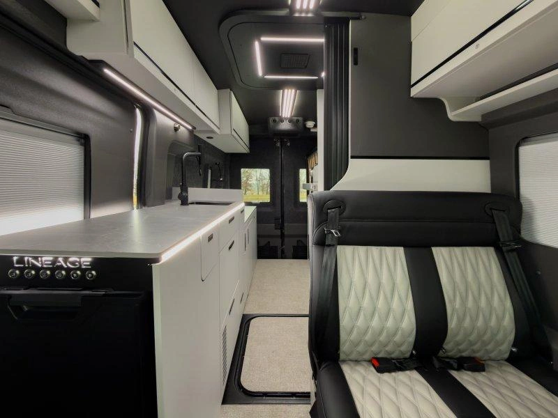 Grand Design Lineage Lvt1 2027 alt