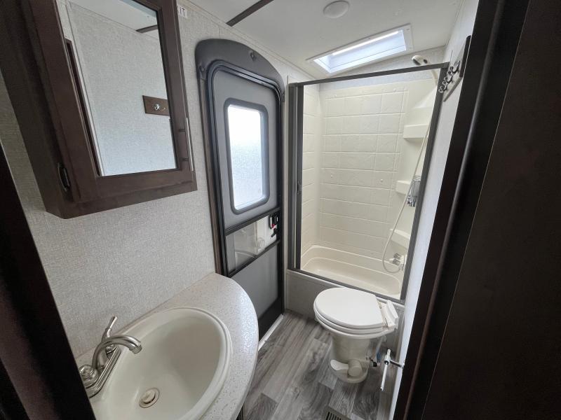 2018 Keystone RV Cougar thumbnail 14