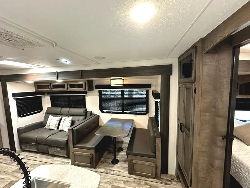 2023 Venture RV Sporttrek 312VBH thumbnail 11