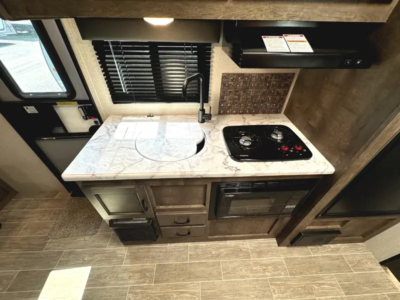 2021 Venture RV Sonic Lite 160VBH thumbnail 16