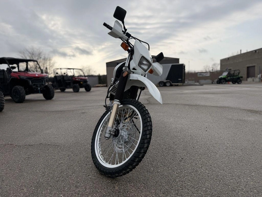 2026 Suzuki Dr650s alt