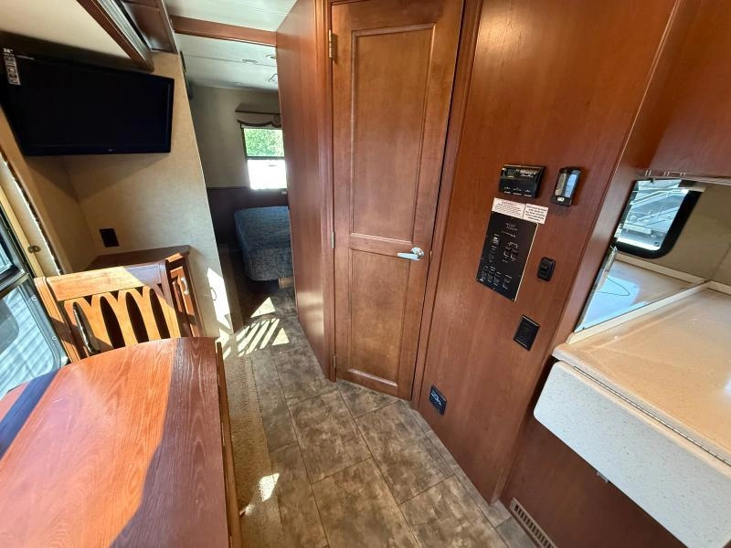Thor Motor Coach Challenger 37kt 2015 alt