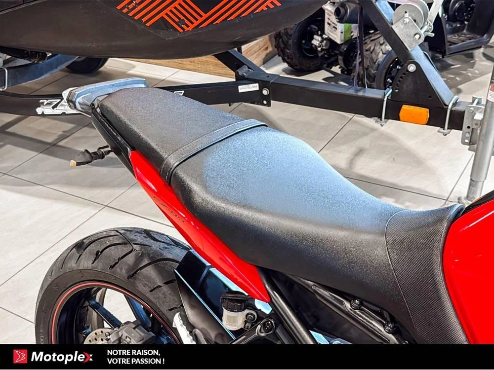 2014 Yamaha Fz09 alt