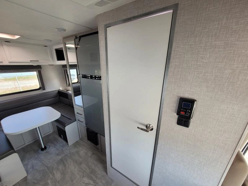 Thor Motor Coach Echelon Lc19 2025 alt