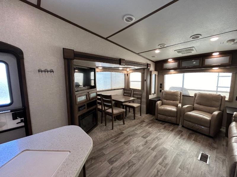 2019 Keystone RV Cougar thumbnail 12