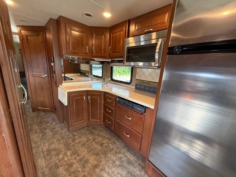Thor Motor Coach Challenger 37kt 2015 alt