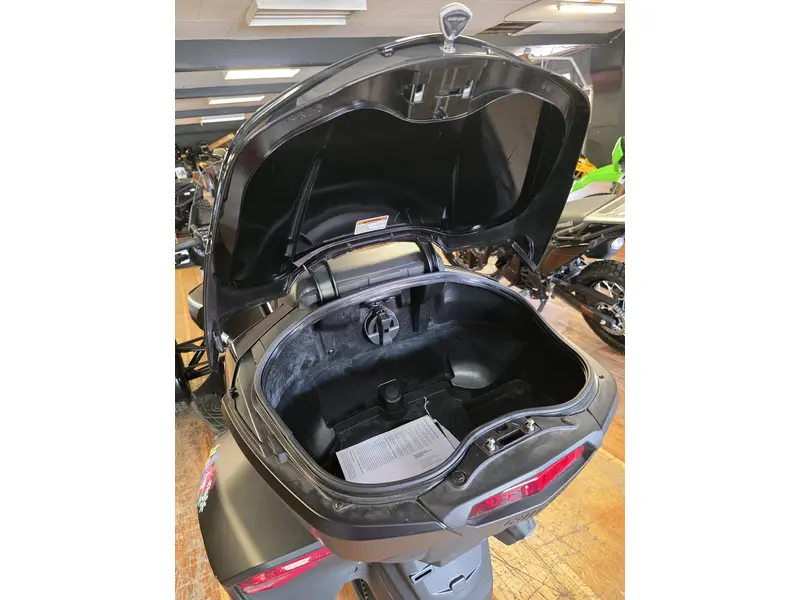 2024 Can-Am SPYDER  F3 LIMITED thumbnail 5