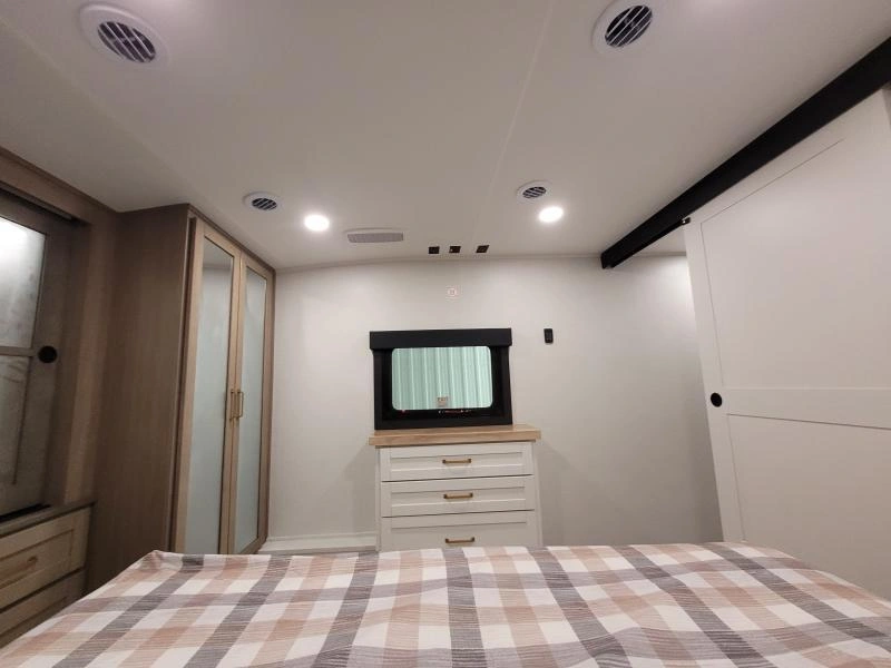 2026 Jayco Eagle 365ukts alt