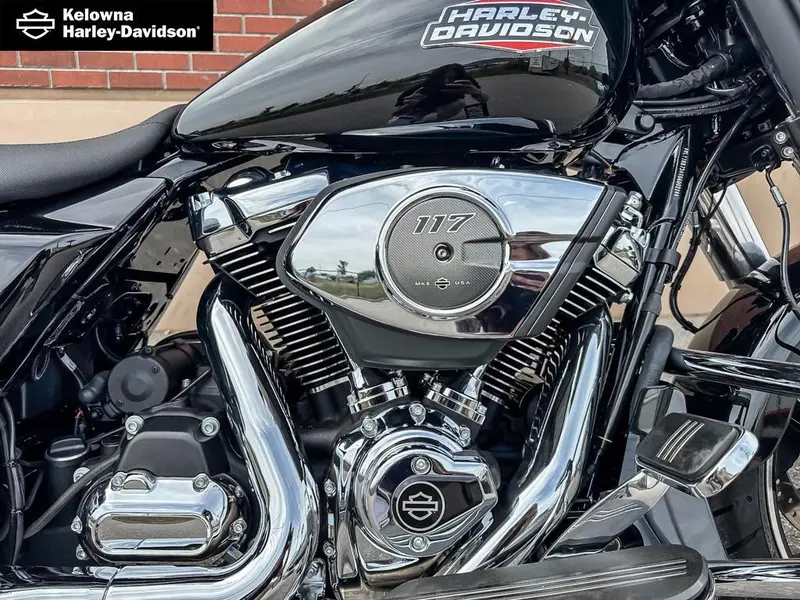 2026 Harley-Davidson FLHX - Street Glide® thumbnail 11