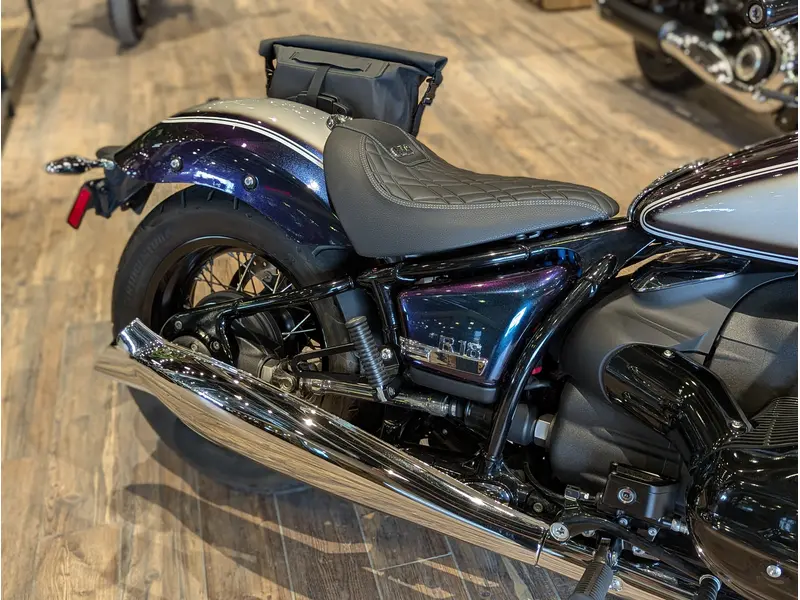 2022 BMW R 18 // Option 719 Galaxy Dust Metallic/Titan Silver Metallic thumbnail 10