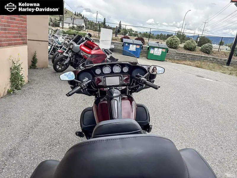 2018 Harley-Davidson FLHTKSE - CVO™ Limited thumbnail 14